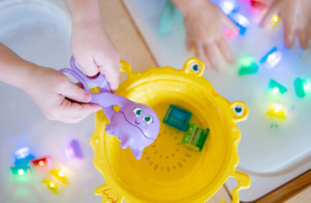 Glo Pals, CASE Pick-Up Pals set of toys