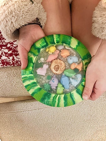 Jellystone, Sensory Disk with Figurines A-Ku-Ku! Peekaboo, Dinosaur Theme