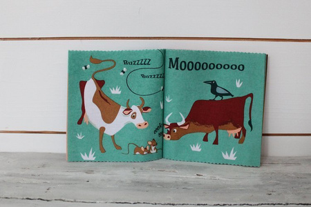 The Noisy Farmyard Rag Book