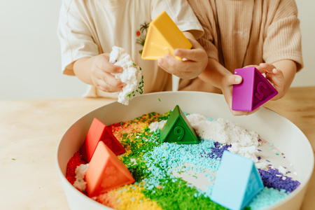 Jellystone, Tacka sensoryczna Play Tray Sage 2w1 pojemnik kolor zielony