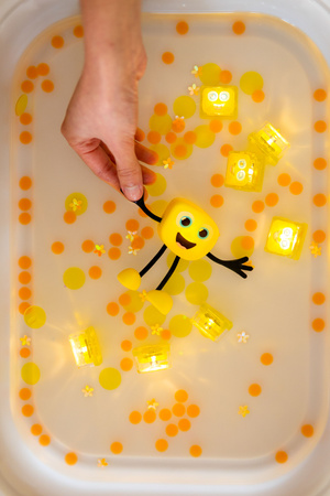 Glo Pals, CASE Alex Light-Up Cubes