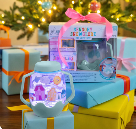 Glo Pals ŚNIEŻNY Zestaw sensoryczny DIY, świecący słoik z brokatami i figurkami Fun Fillers + naklejki gratis