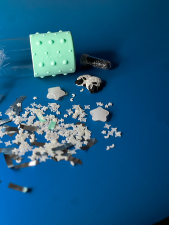 Jellystone, Sensoryczna butelka DIY Świecąca w ciemności