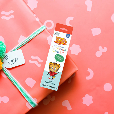 Glo Pals, CASE Daniel Tiger Light-Up Cubes