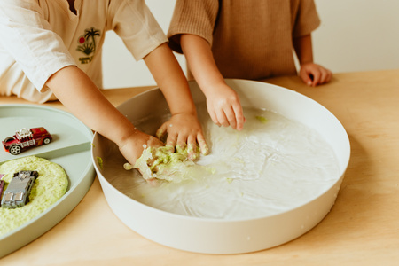 Jellystone, Tacka sensoryczna Play Tray Sage 2w1 pojemnik kolor zielony