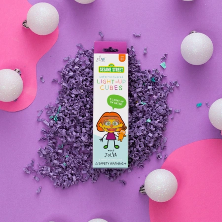 Glo Pals, Senzorické kostky svítící ve vodě Julia Ulice Sezamková – koupací hračka.