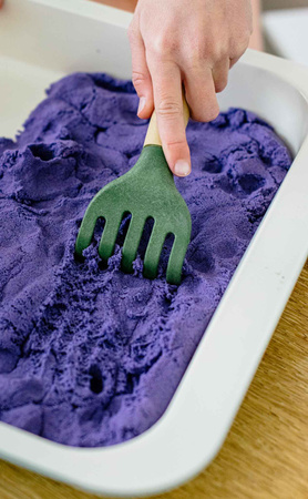 ChildGen, Piasek kinetyczny z foremką, 100% naturalny, 500g, kolor FIOLETOWY, pachnący